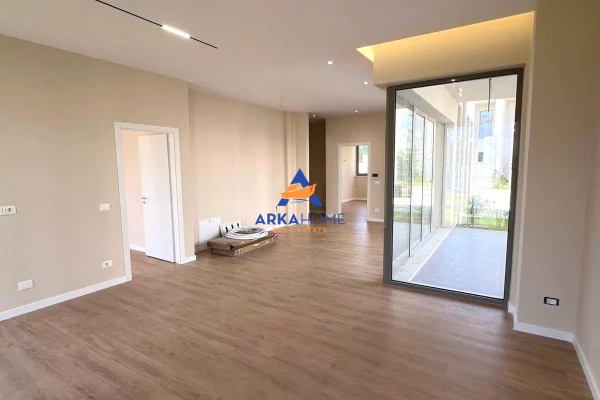Shtepi me qera Vila Luksoze ne Tirane, 4+1, Mobilimi Bosh, pa mobiluar, Pagesa 2,717  Euro.