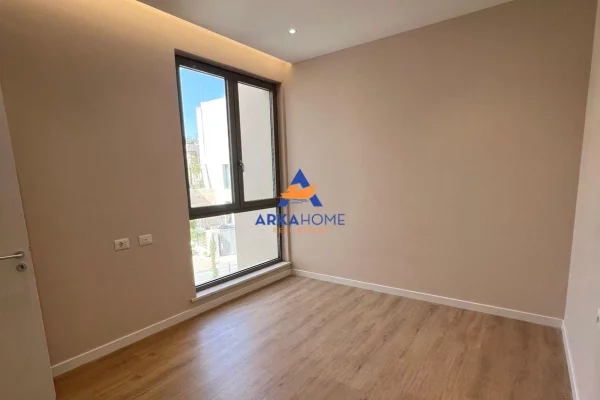 Shtepi me qera Vila Luksoze ne Tirane, 4+1, Mobilimi Bosh, pa mobiluar, Pagesa 2,717  Euro.