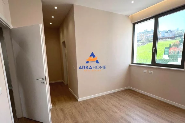 Shtepi me qera Vila Luksoze ne Tirane, 4+1, Mobilimi Bosh, pa mobiluar, Pagesa 2,717  Euro.
