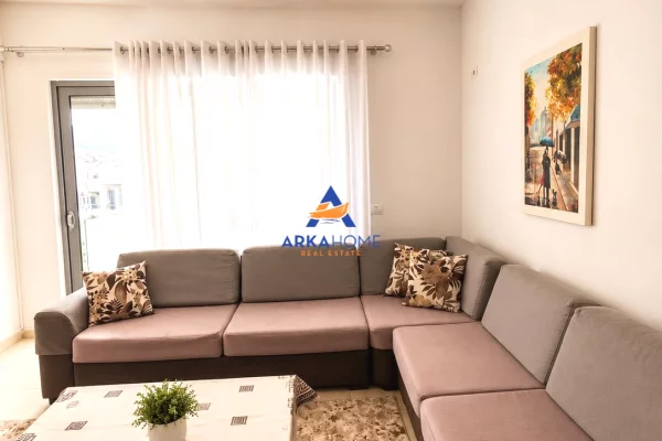 Apartament 2+1 me qera ne Tirane zona Komuna e parisit
