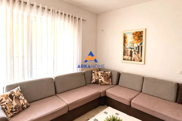 Shtepi me qera Apartament ne Tirane, 2+1, Mobilimi E mobiluar, Pagesa 760  Euro.