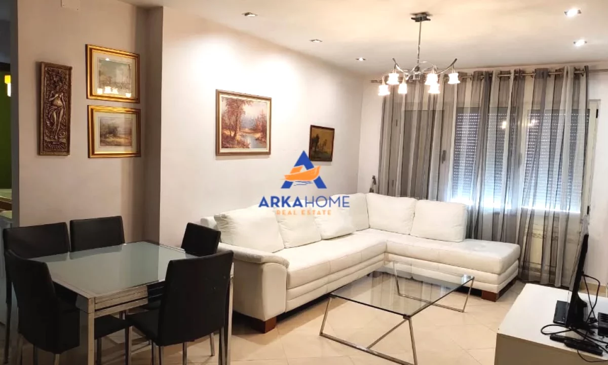 Shtepi me qera Apartament ne Tirane, 2+1, Mobilimi E mobiluar, Pagesa 725  Euro.