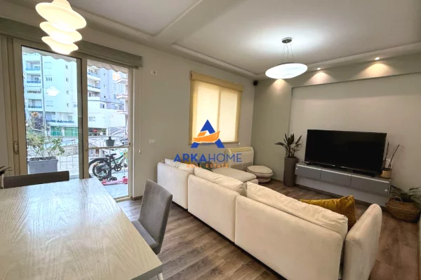 Shtepi me qera Apartament ne Tirane, 2+1, Mobilimi E mobiluar, Pagesa 750  Euro.