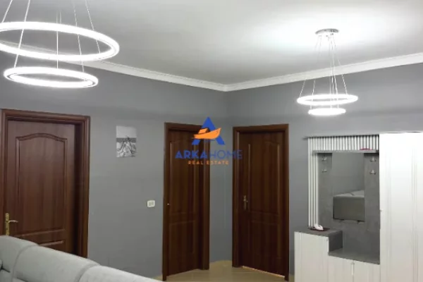 Shtepi me qera Apartament ne Tirane, 3+1, Mobilimi E mobiluar, Pagesa 750  Euro.