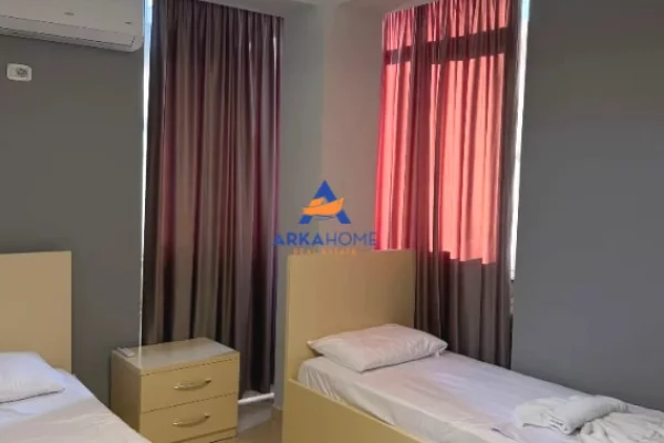 Shtepi me qera Apartament ne Tirane, 3+1, Mobilimi E mobiluar, Pagesa 750  Euro.