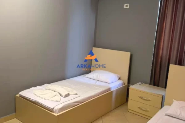 Shtepi me qera Apartament ne Tirane, 3+1, Mobilimi E mobiluar, Pagesa 750  Euro.