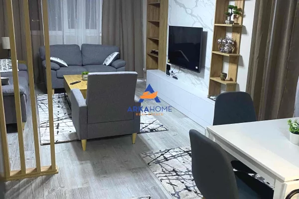 Shtepi me qera Apartament ne Tirane, 1+1, Mobilimi E mobiluar, Pagesa 652  Euro.