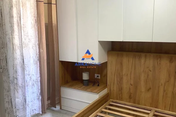 Shtepi me qera Apartament ne Tirane, 1+1, Mobilimi E mobiluar, Pagesa 652  Euro.