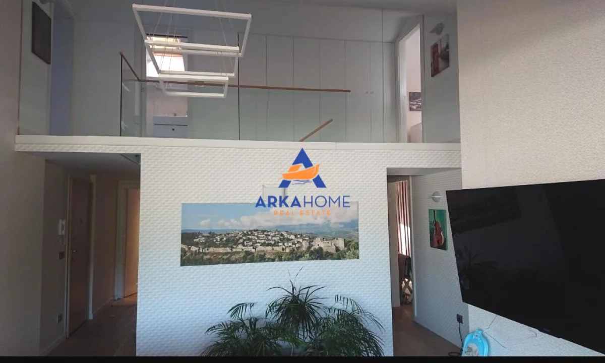 Shtepi me qera Penthose(kati i fundit panoramik) ne Tirane, 4+1, Mobilimi E mobiluar, Pagesa 1,800  Euro.
