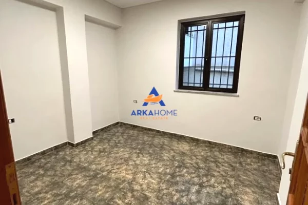 JEPET APARTAMENT 3+1+ANEKS ME QERA" SHKOLA "ISMAIL QEMALI" 100.000 LEKE