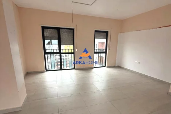 JEPET APARTMENT ME QERA 2+1 + BALLKON "KOMUNA E PARISIT" 60.000 LEKE