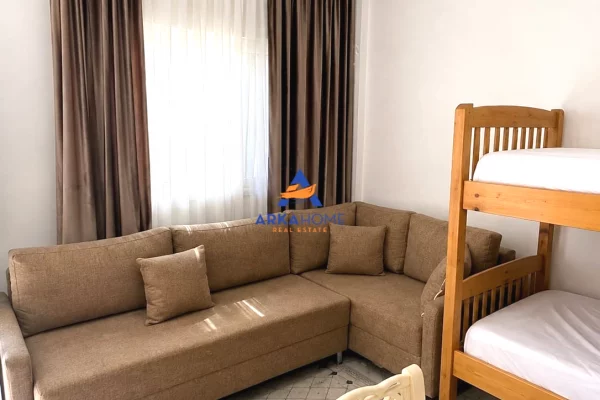 Shtepi me qera Apartament ne Tirane, Garsoniere, Mobilimi E mobiluar, Pagesa 434  Euro.
