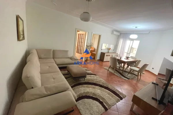 Shtepi me qera 2+1 ne Tirane - 700 Euro