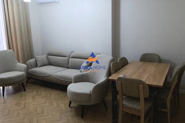 Shtepi ne shitje Apartament ne Tirane, 2+1, Mobilimi E mobiluar, Pagesa 222,826  Euro.