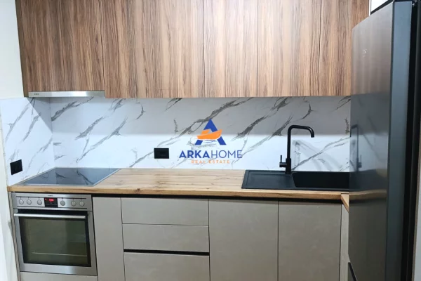 Shtepi ne shitje Apartament ne Tirane, 2+1, Mobilimi E mobiluar, Pagesa 222,826  Euro.