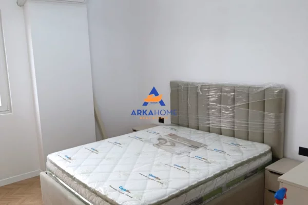 Shtepi ne shitje Apartament ne Tirane, 2+1, Mobilimi E mobiluar, Pagesa 222,826  Euro.