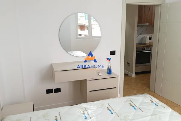 Shtepi ne shitje Apartament ne Tirane, 2+1, Mobilimi E mobiluar, Pagesa 222,826  Euro.