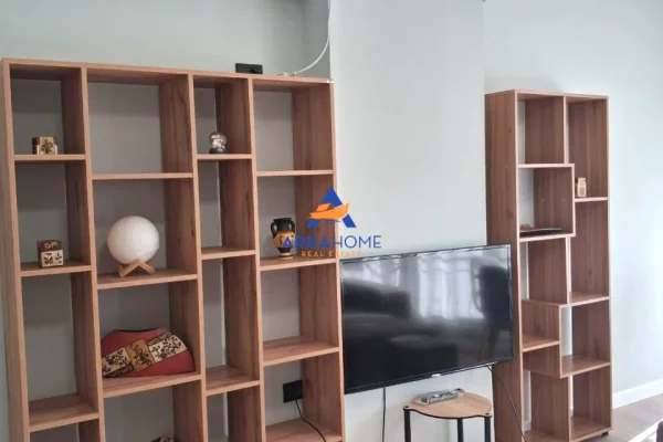 Shtepi me qera Apartament ne Tirane, 1+1, Mobilimi E mobiluar, Pagesa 652  Euro.