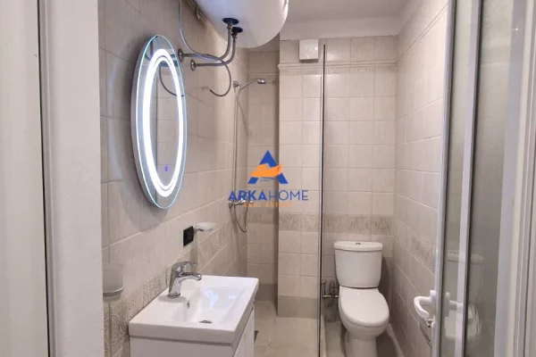 Shtepi me qera Apartament ne Tirane, 1+1, Mobilimi E mobiluar, Pagesa 652  Euro.