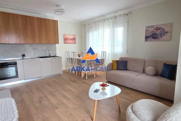 Shtepi me qera Apartament ne Tirane, 2+1, Mobilimi E mobiluar, Pagesa 978  Euro.