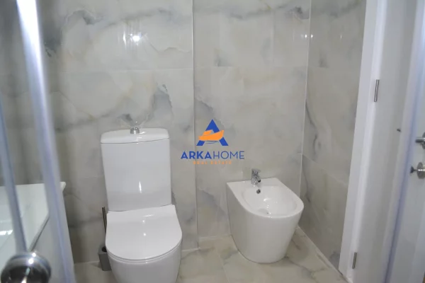 Shtepi me qera Apartament ne Tirane, 2+1, Mobilimi E mobiluar, Pagesa 978  Euro.