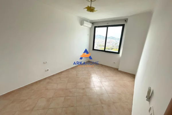 Shtepi ne shitje Apartament ne Tirane, 2+1, Mobilimi Pjeserisht e mobiluar, Pagesa 350,000  Euro.