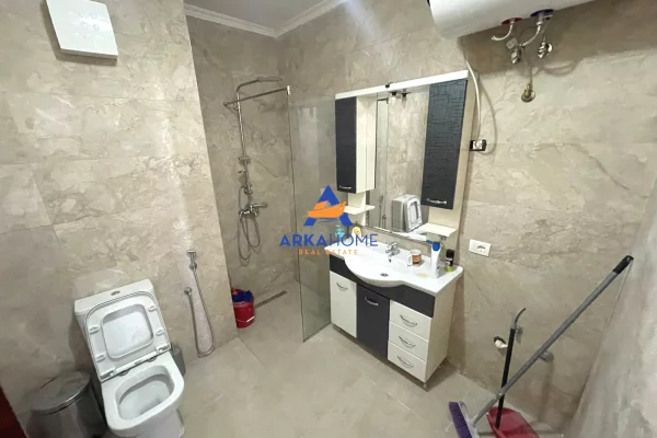 Shtepi ne shitje Apartament ne Tirane, 2+1, Mobilimi Pjeserisht e mobiluar, Pagesa 350,000  Euro.