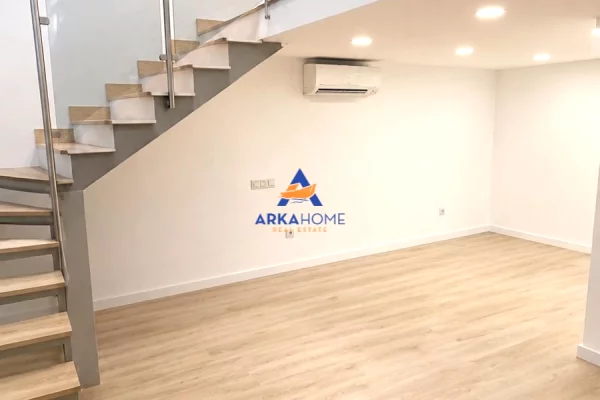 JEPET ME QERA DYQAN BUZE RRUGE 100 M2 "TE KOMUNA E PARISIT" 1500 EURO