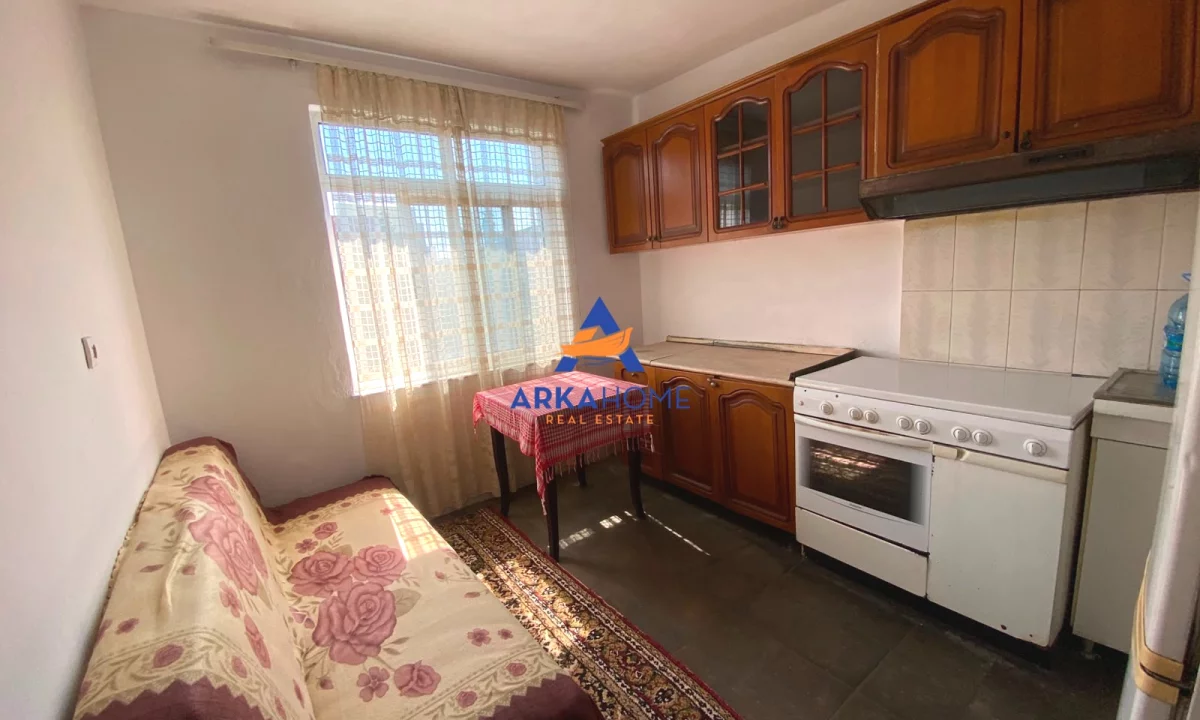 Shtepi me qera Apartament ne Tirane, 3+1, Mobilimi E mobiluar, Pagesa 489  Euro.