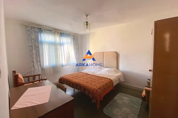 Shtepi me qera Apartament ne Tirane, 3+1, Mobilimi E mobiluar, Pagesa 489  Euro.