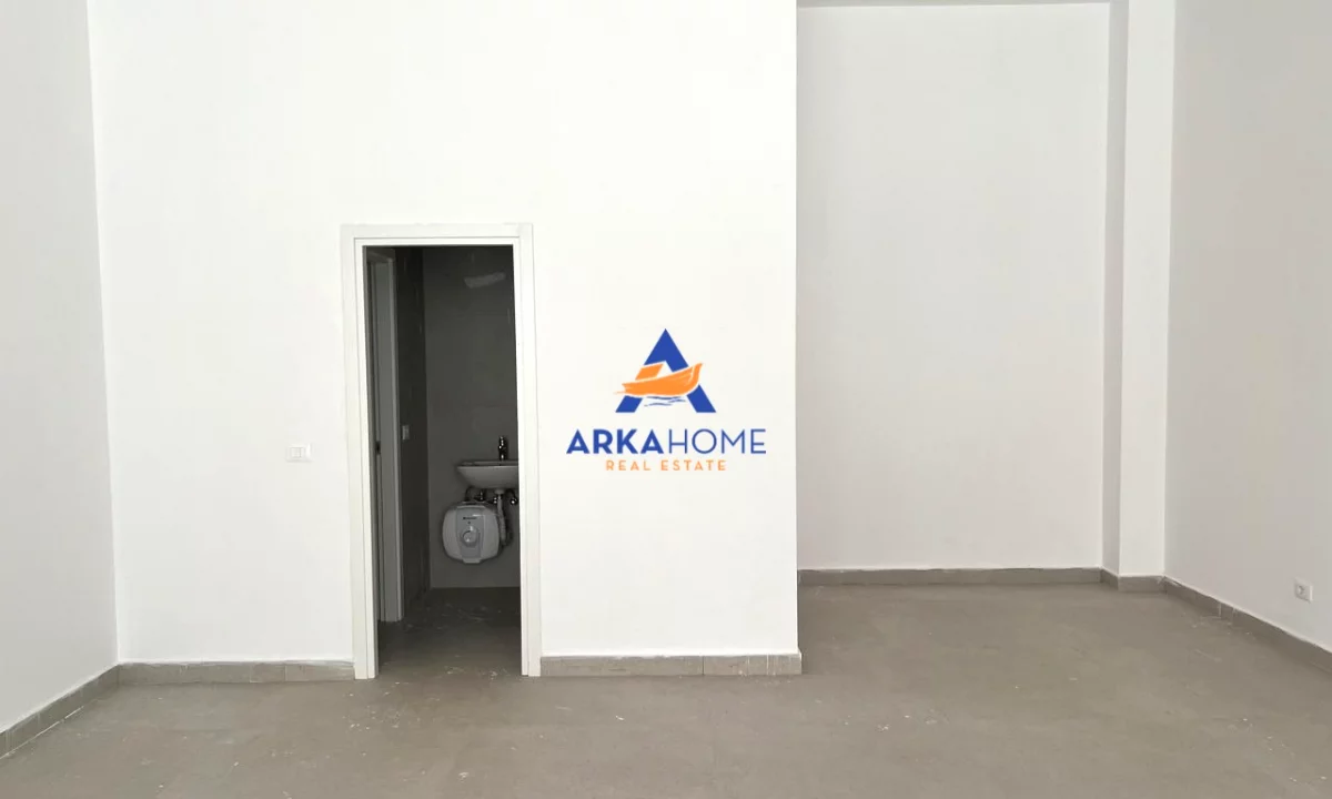 JEPET ME QERA AMBIENT BIZNESI 91M2 "BULEVARDI I RI" 85.000 LEKE