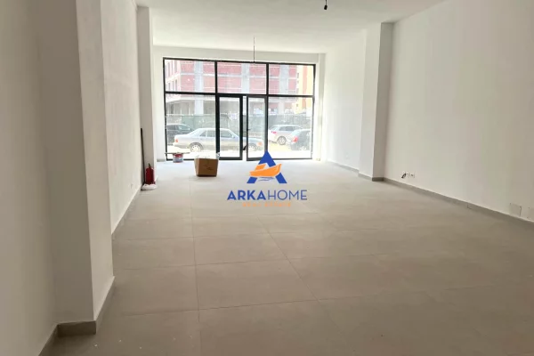 JEPET ME QERA AMBIENT BIZNESI 91M2 "BULEVARDI I RI" 85.000 LEKE
