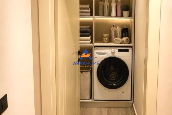 Shtepi ne shitje Apartament ne Tirane, 2+1, Mobilimi E mobiluar, Pagesa 219,058  Euro.