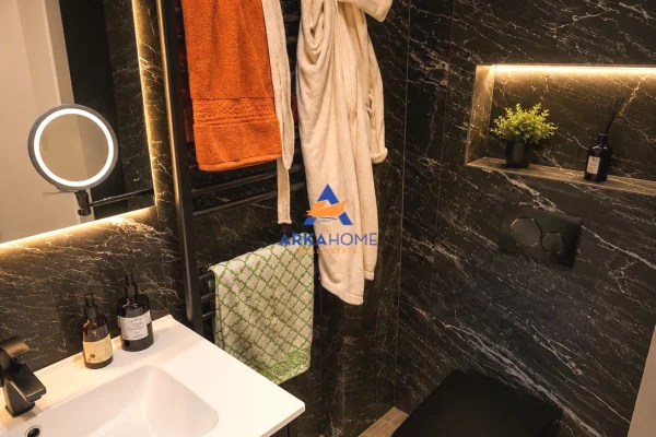 Shtepi ne shitje Apartament ne Tirane, 2+1, Mobilimi E mobiluar, Pagesa 219,058  Euro.
