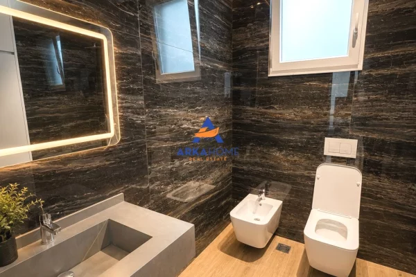 Shtepi ne shitje Apartament ne Tirane, 2+1, Mobilimi E mobiluar, Pagesa 320,000  Euro.