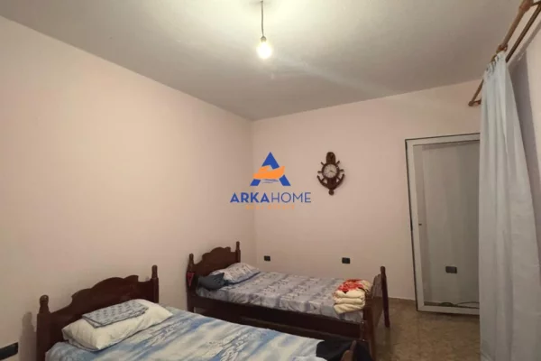 Shtepi me qera Vila Luksoze ne Tirane, 3+1, Mobilimi E mobiluar, Pagesa 760  Euro.