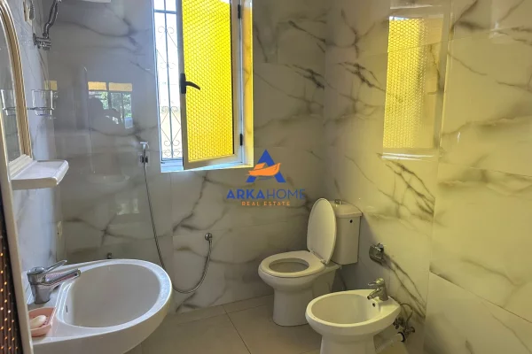 Shtepi me qera Apartament ne Tirane, 2+1, Mobilimi E mobiluar, Pagesa 500  Euro.
