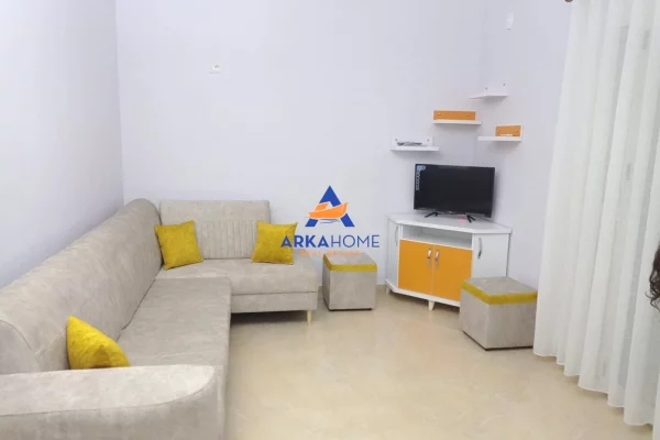 Shtepi me qera Apartament ne Tirane, 2+1, Mobilimi E mobiluar, Pagesa 565  Euro.