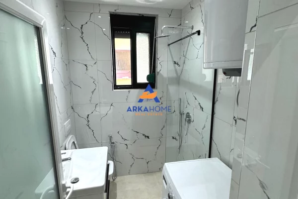 Shtepi me qera Apartament ne Durres, Garsoniere, Mobilimi E mobiluar, Pagesa 104,000  Euro.