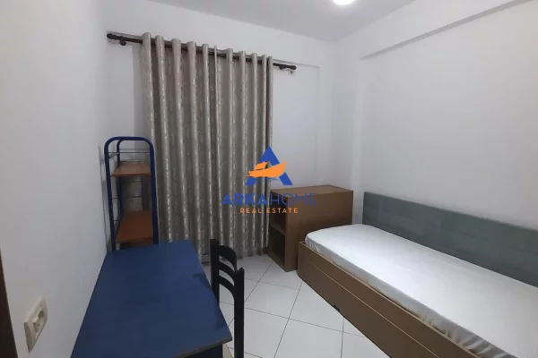 Shtepi me qera Apartament ne Tirane, 2+1, Mobilimi E mobiluar, Pagesa 413  Euro.