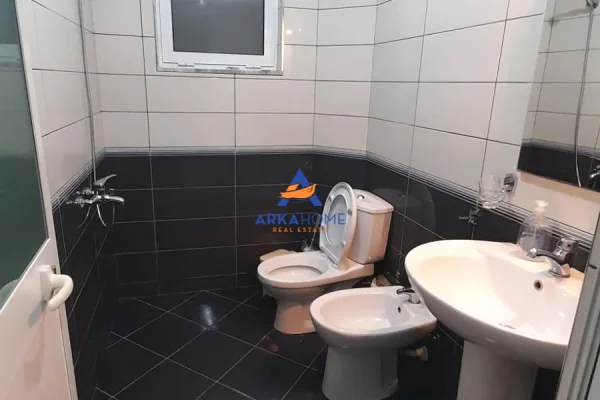 Shtepi me qera Apartament ne Tirane, 2+1, Mobilimi E mobiluar, Pagesa 413  Euro.