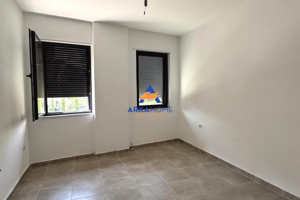 JEPET ME QERA AMBIENT BIZNESI 168 M2 "LIQENI I THATE" 1600 EURO