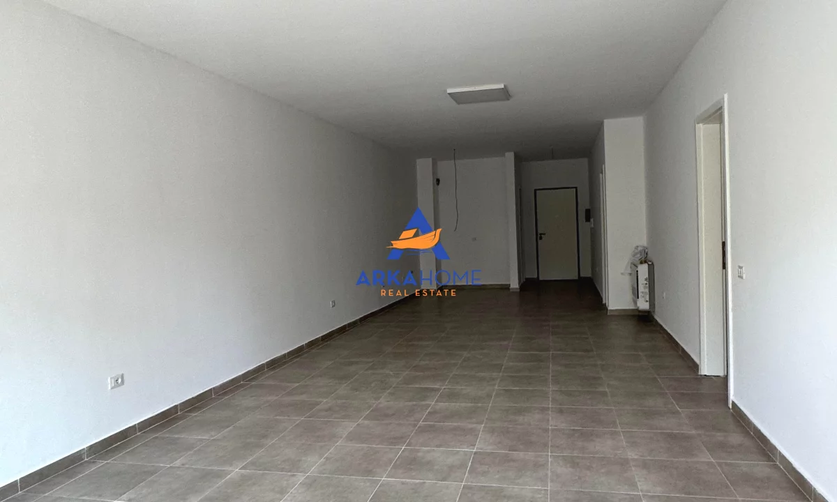 JEPET ME QERA AMBIENT BIZNESI 168 M2 "LIQENI I THATE" 1600 EURO