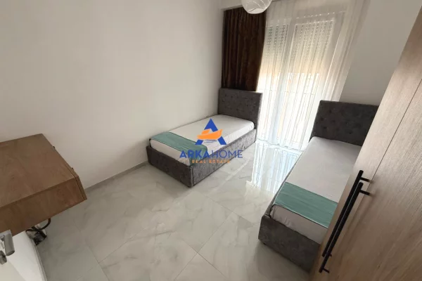 Shtepi me qera Apartament ne Tirane, 2+1, Mobilimi E mobiluar, Pagesa 652  Euro.