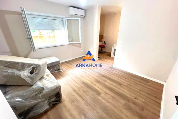  JEPET APARTAMENT 1+1 ME QERA "PRANE SHKOLLES SE BALETIT" 60.000 LEKE