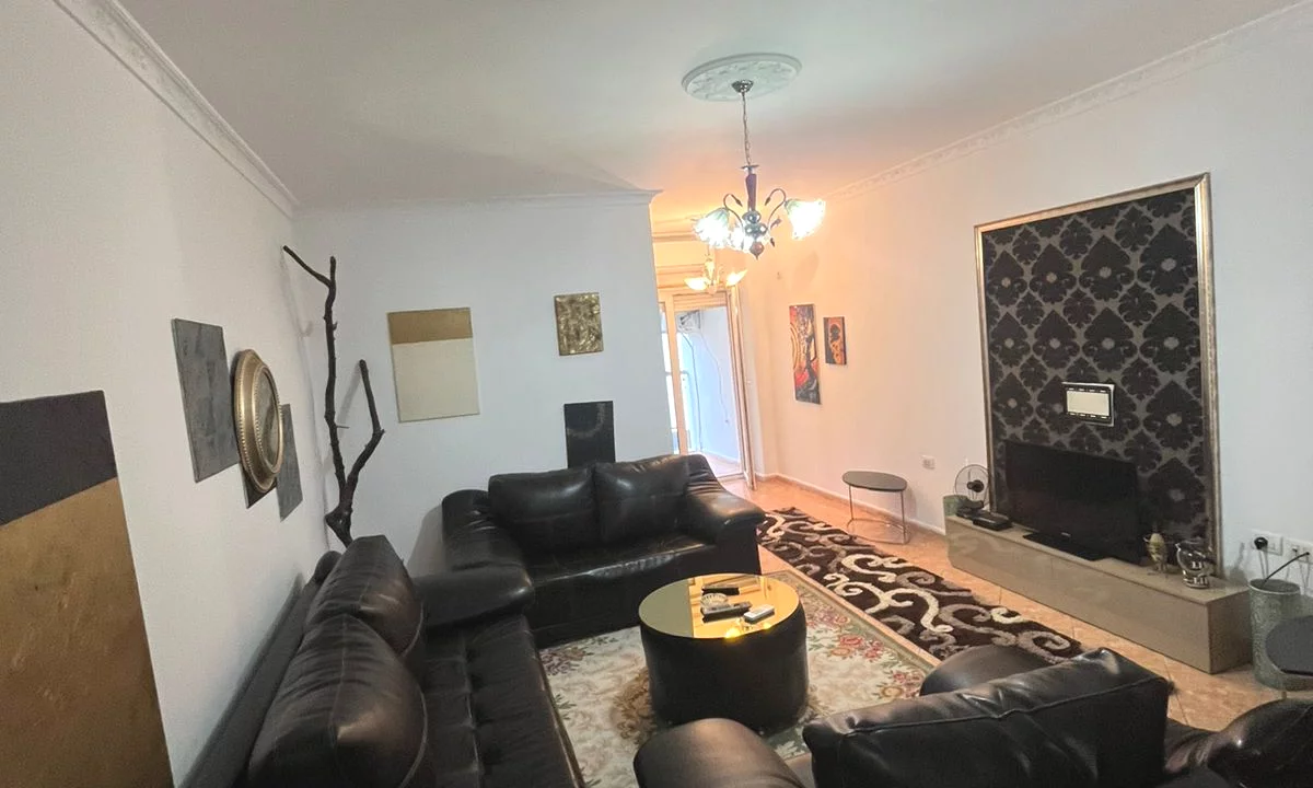 Shtepi me qera Apartament ne Tirane, 2+1, Mobilimi E mobiluar, Pagesa 760  Euro.