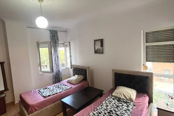 Shtepi me qera Apartament ne Tirane, 2+1, Mobilimi E mobiluar, Pagesa 760  Euro.