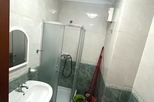 Shtepi me qera Apartament ne Tirane, 2+1, Mobilimi E mobiluar, Pagesa 760  Euro.