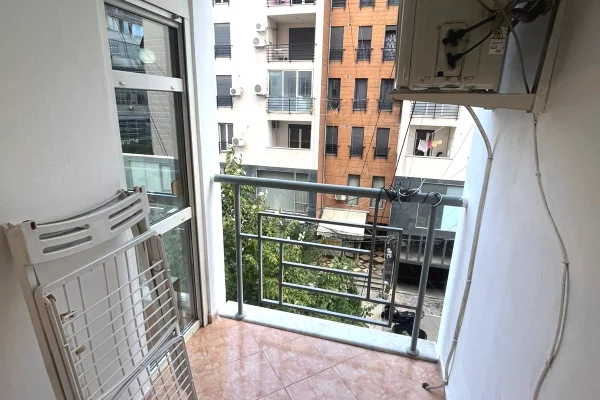 Shtepi me qera Apartament ne Tirane, 2+1, Mobilimi E mobiluar, Pagesa 760  Euro.
