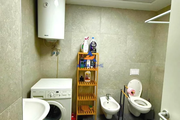 Shtepi me qera Apartament ne Tirane, 2+1, Mobilimi E mobiluar, Pagesa 800  Euro.